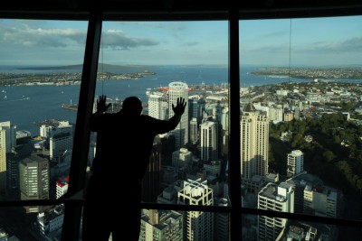 Stabiles Glas und geile Aussicht - Sky Tower von Auckland