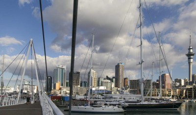 Yachten und Sky Tower - typische Ansicht von Auckland